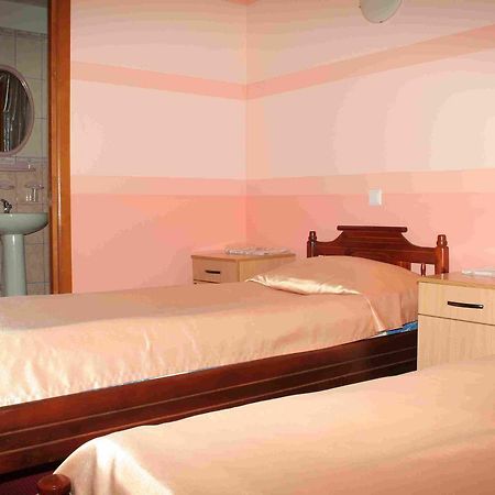 Hotel Muhavets Pruzhany ภายนอก รูปภาพ